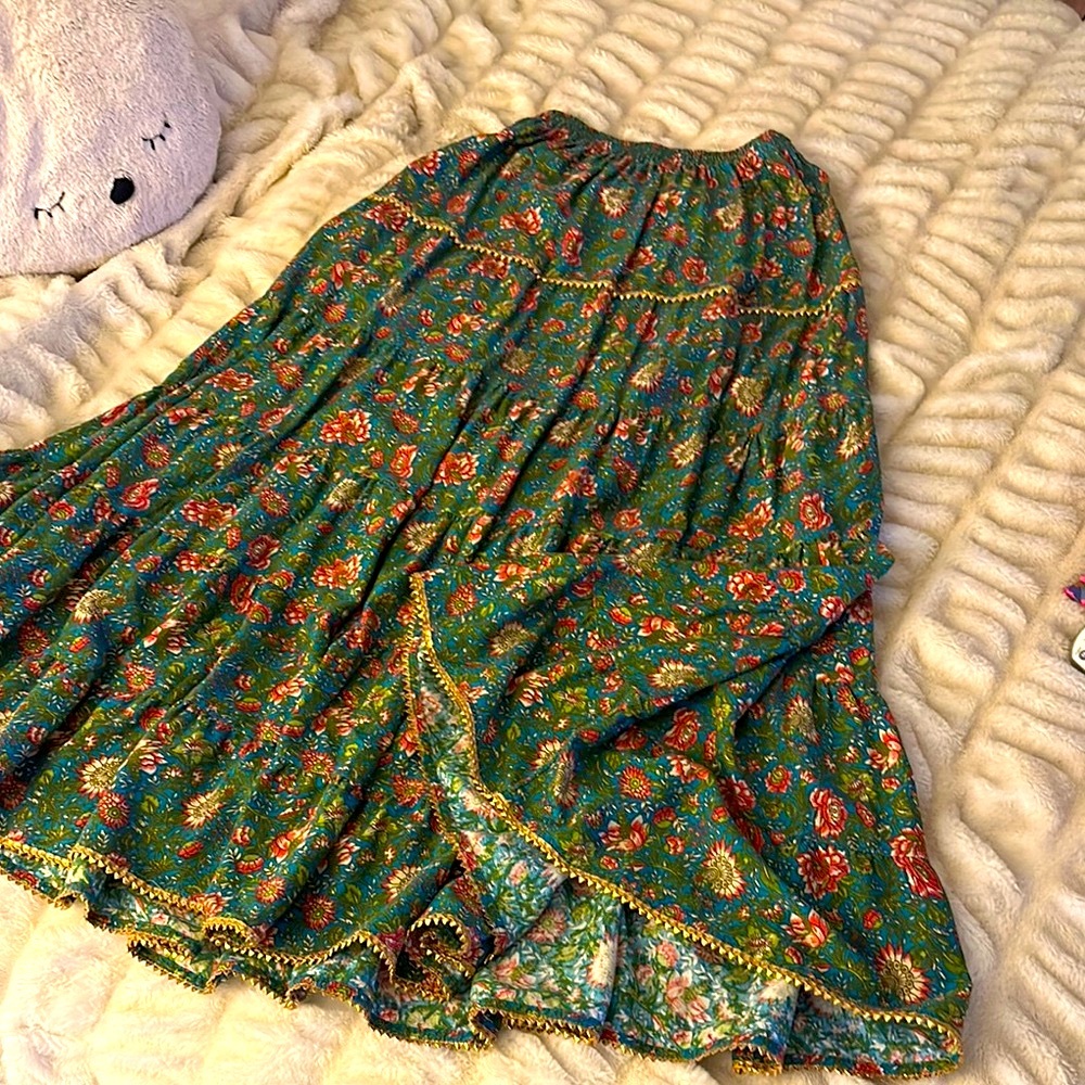 Floral Green Skirt with Golden Edges Natural Life Small New without tags